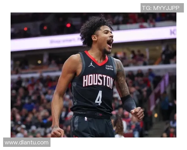 复出状态一般！杰伦·格林6中2仅拿8分3板3助